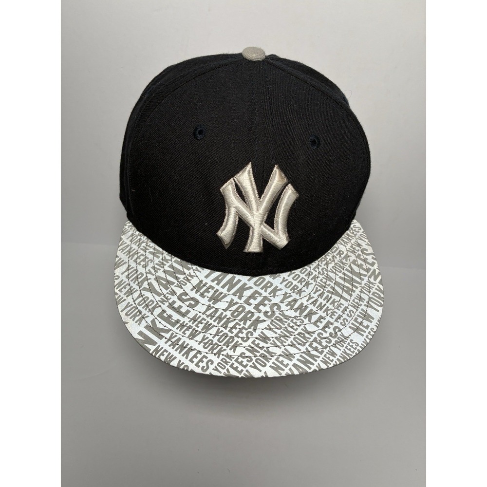 New Era 59FIFTY New York Yankees Wordmark Visor Fitted Hat Size 7 1/4 Black/Grey